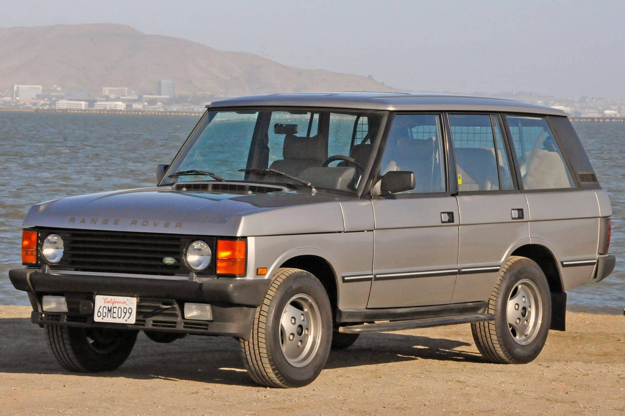 Relive The 90S:  The 1990 Range Rover'S Charm - 77kpys0