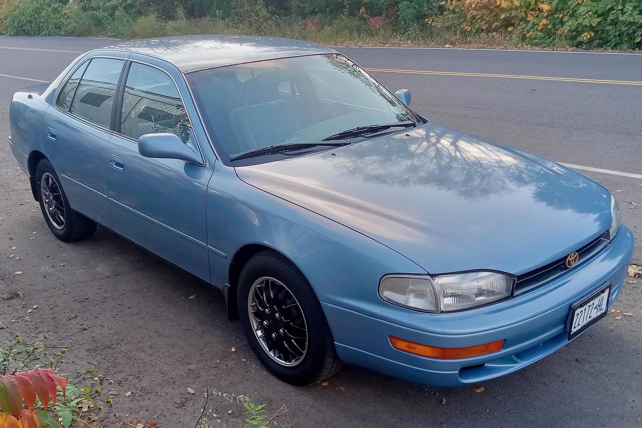 1993 Toyota Camry LE Sedan for Sale - Cars & Bids