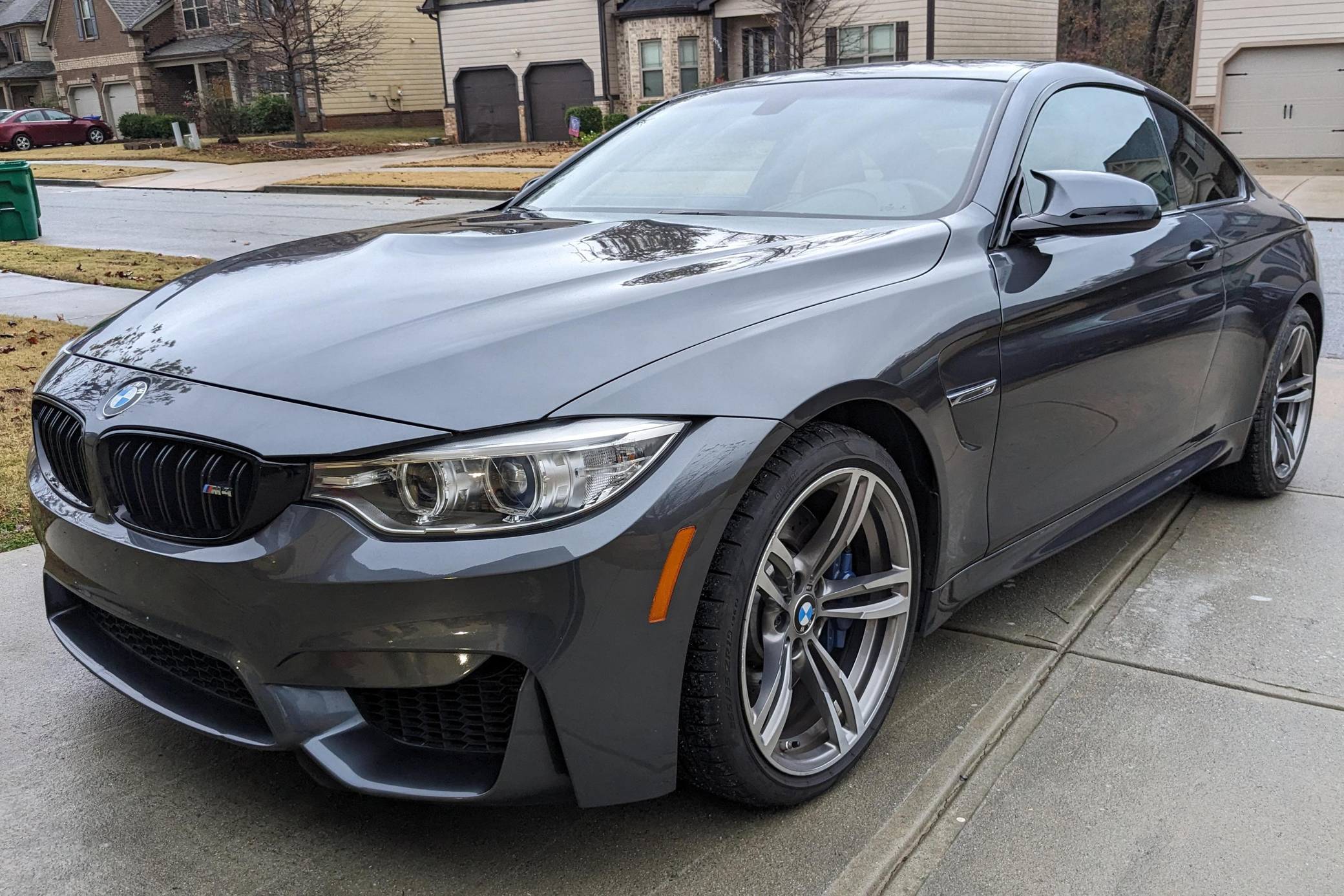 BMW SERIE 4 2015-bmw-m4-dct-carnon-fibre-roof-clean-carfax-cars-trucks-city-of-toronto-kij  Used - the parking