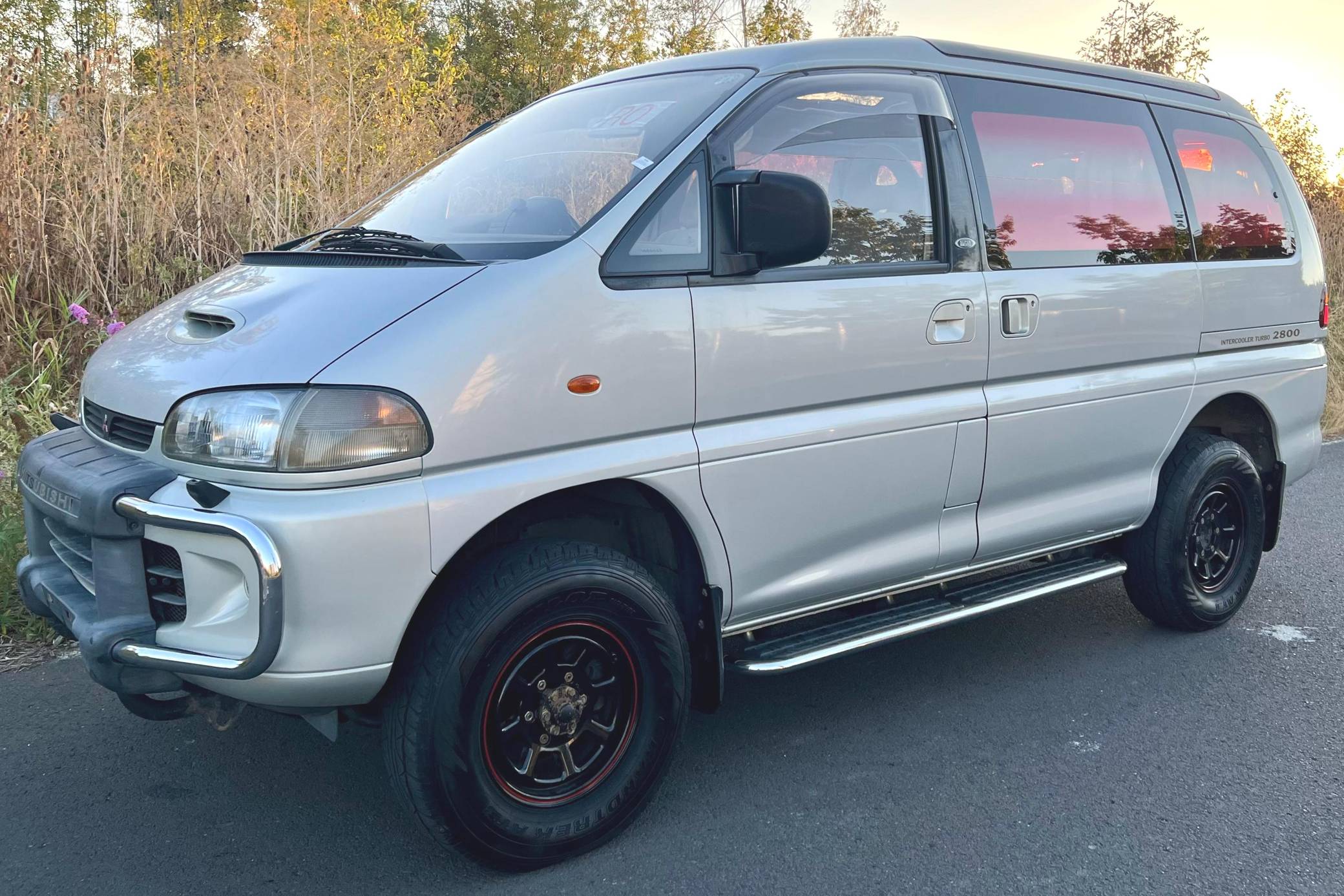 1995 Mitsubishi Delica Space Gear Super Exceed for Sale Cars Bids - Main Image