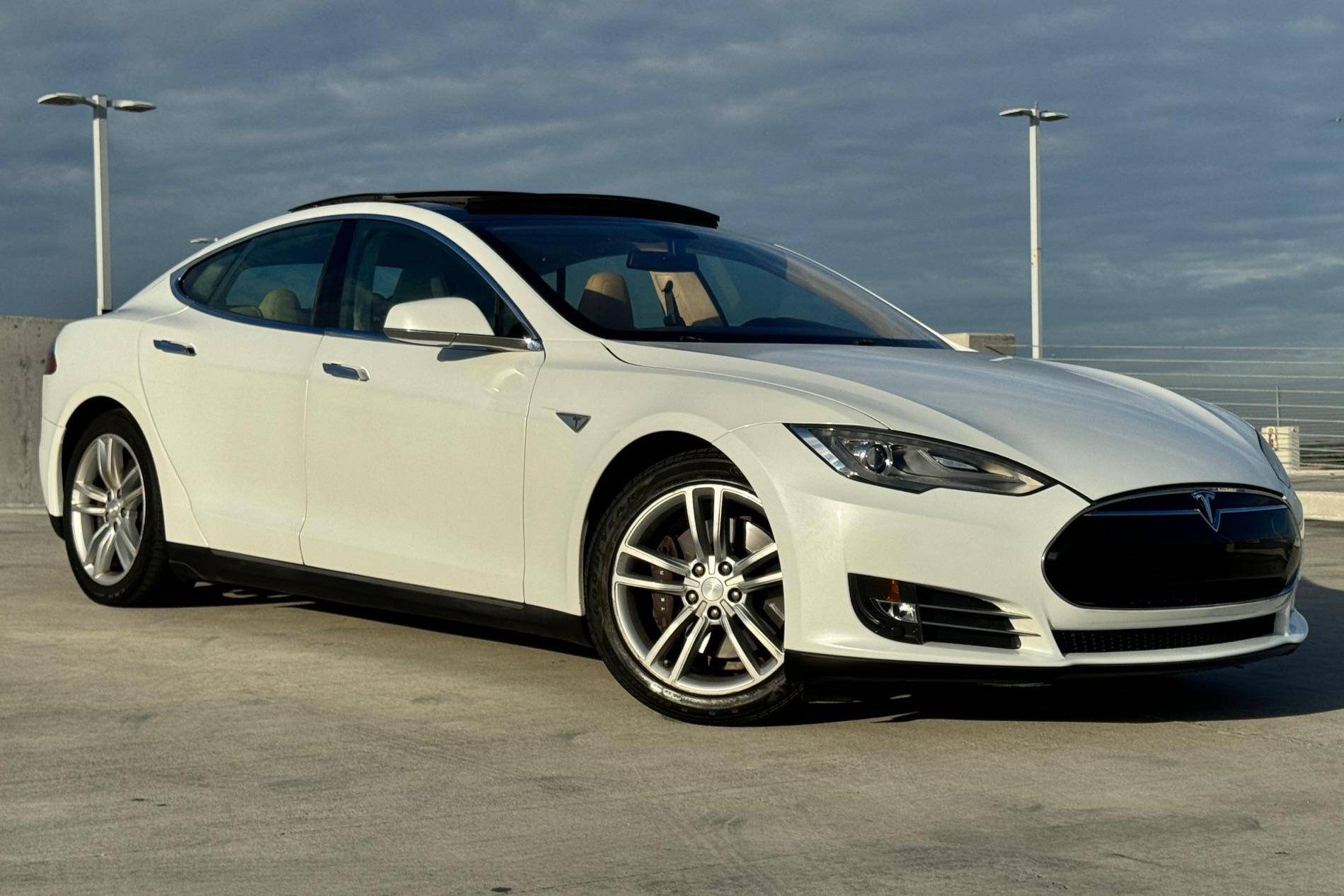 Tesla p deals 85