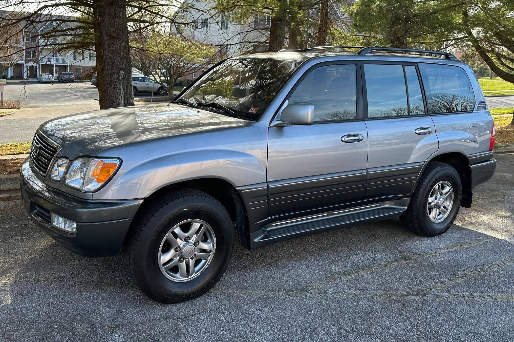 2002 Lexus LX470 for sale on BaT Auctions - sold for $26,000