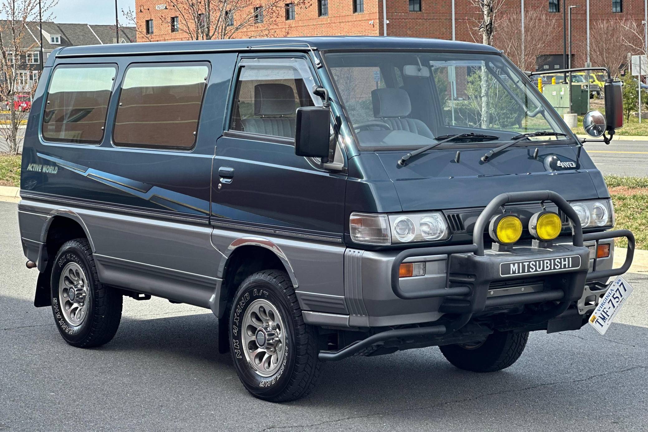 1991 Mitsubishi Delica Star Wagon Active World 4WD for Sale - Cars 