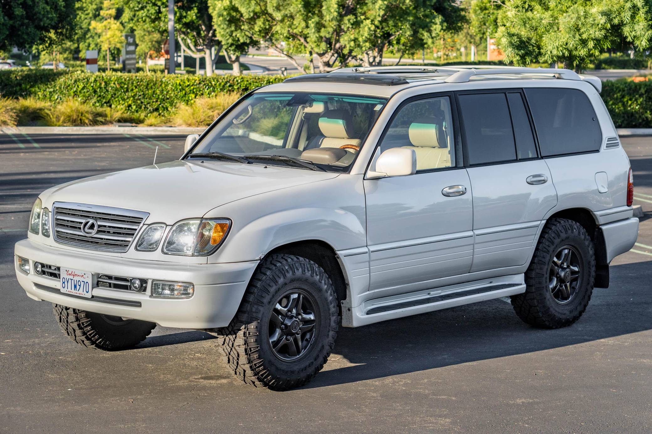 24_karats_lexus 2004 Lexus LX 470 for Sale - Cars & Bids