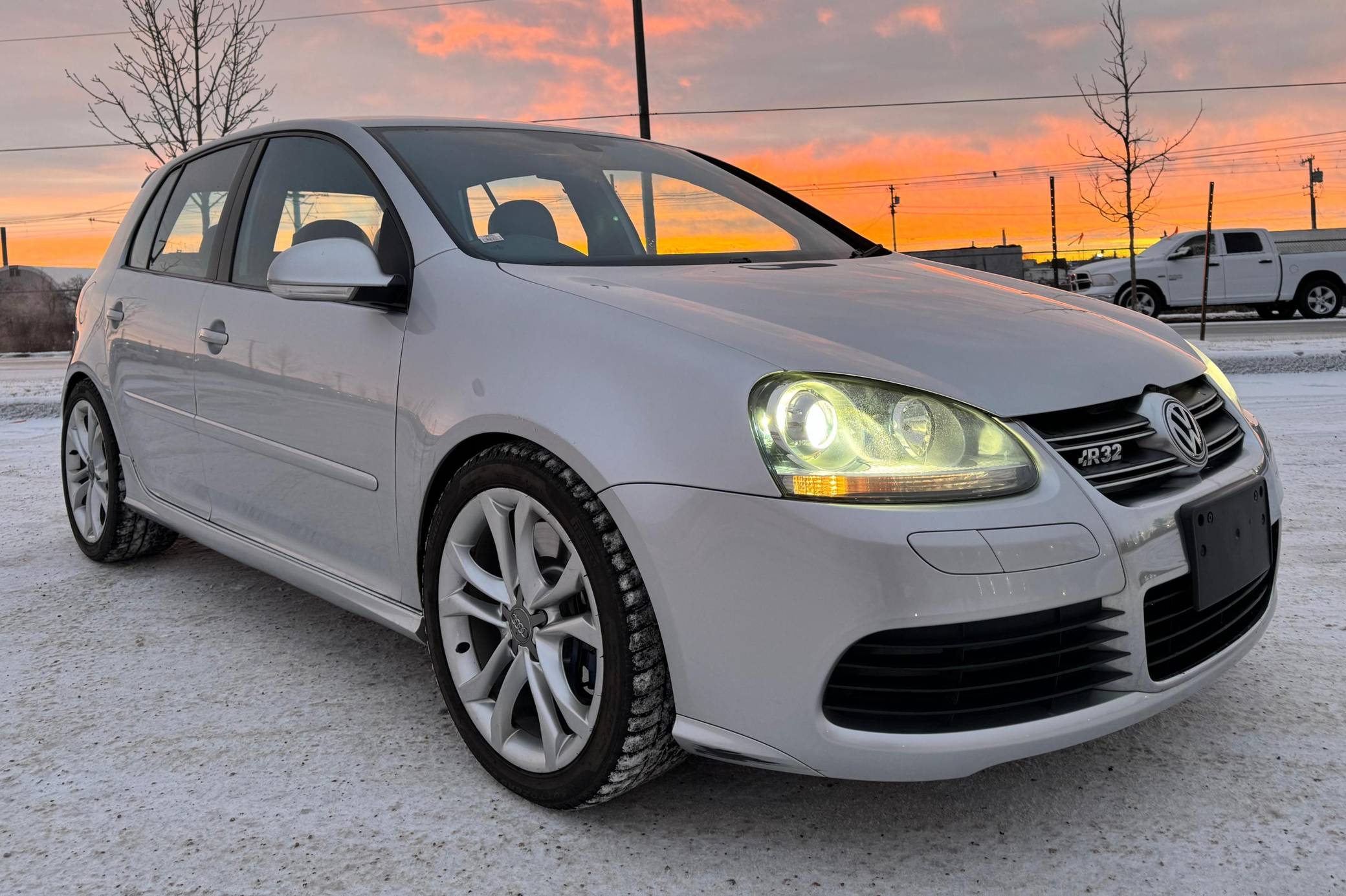 The upcoming classic caR: the Golf Mk5 R32.