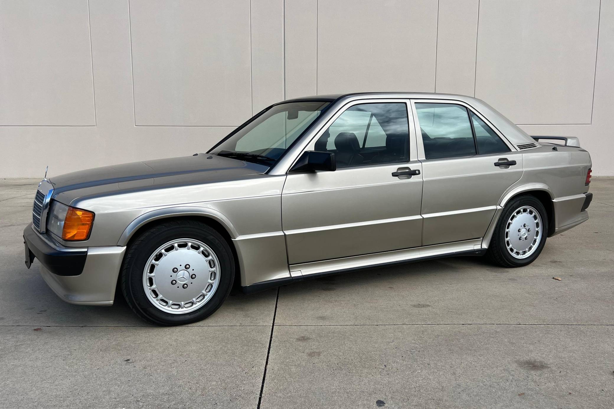 Mercedes-Benz 190 E 2.3-16 パーツカタログ 【公式通販】