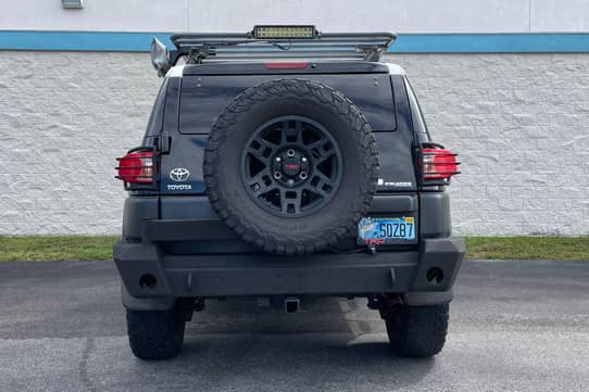 FJ 2010 Toyota FJ Cruiser Review, Pricing, and Specs | CARFAX