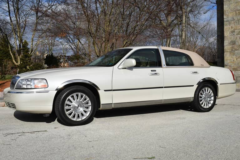 Used Lincoln Town Car for Sale Cars & Bids